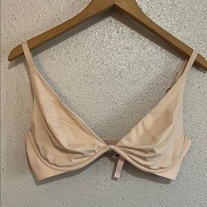 Incredible by Victoria Secret Elegant Cream Bra Size 36D